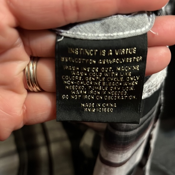 Helix Men’s Athletic Fit Button Down Plaid Shirt - Picture 9 of 10